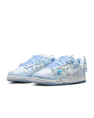 Nike Dunk Low Women's Artist Collection Women's Shoes. Nike JP